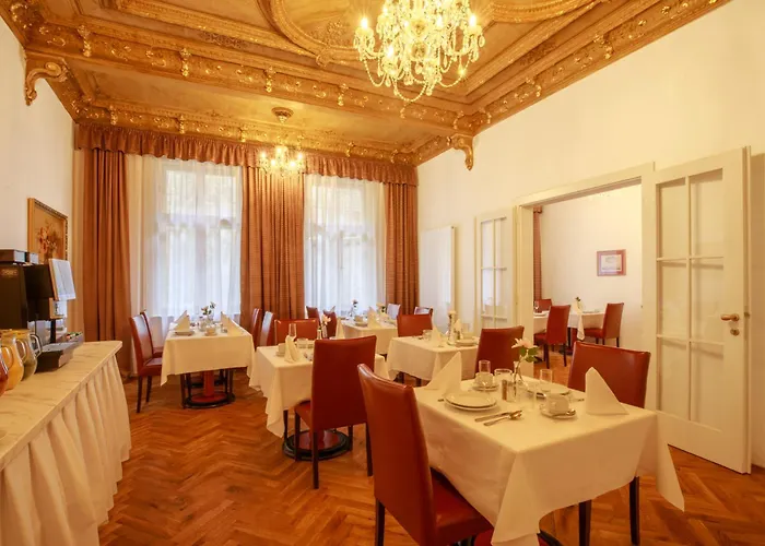 Hotel Golden Lamb 4*